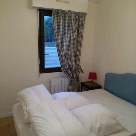 Apartment Centre *